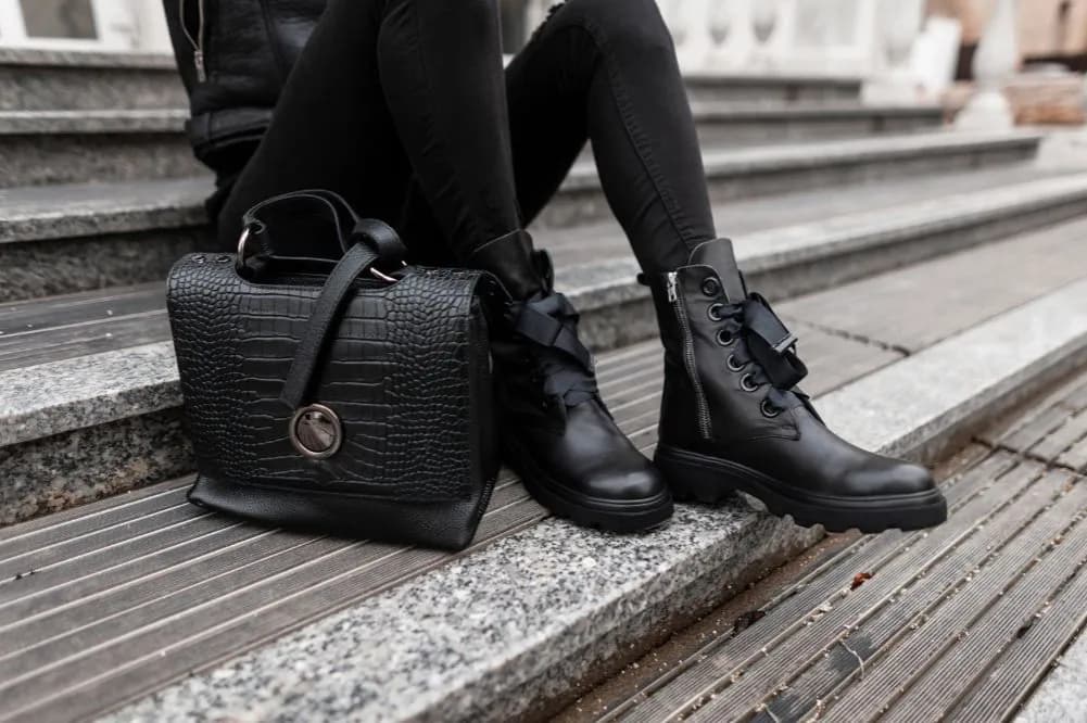 Stylizacja workery: jak stworzyć modne i wygodne outfity na każdą okazję