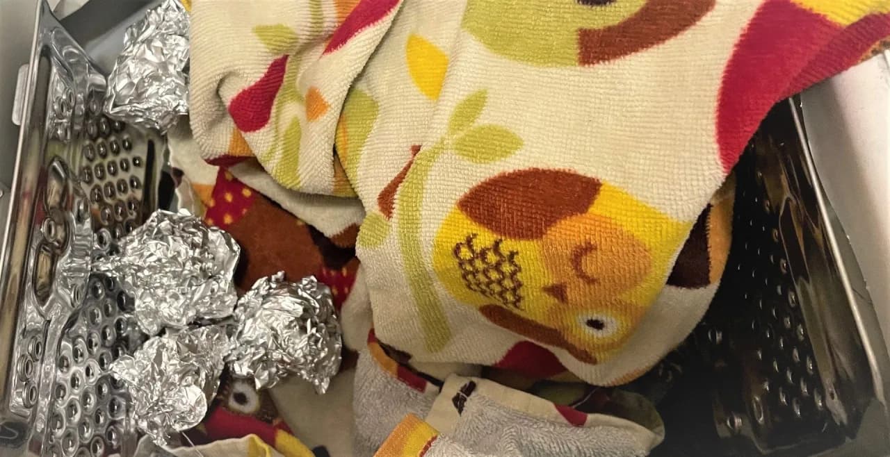 Skuteczne sposoby na elektryzujące się ubrania i ich przyczyny